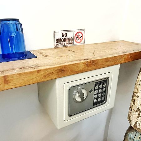 Lugar Bonito Hotel Balabag  Екстер'єр фото