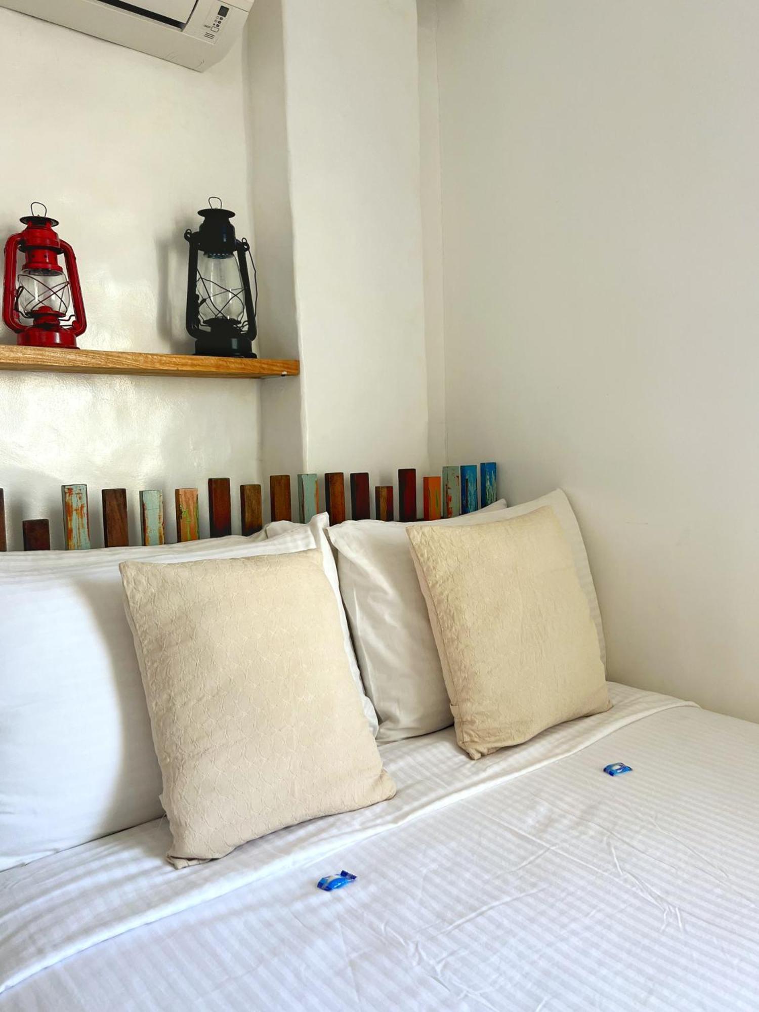 Lugar Bonito Hotel Balabag  Екстер'єр фото