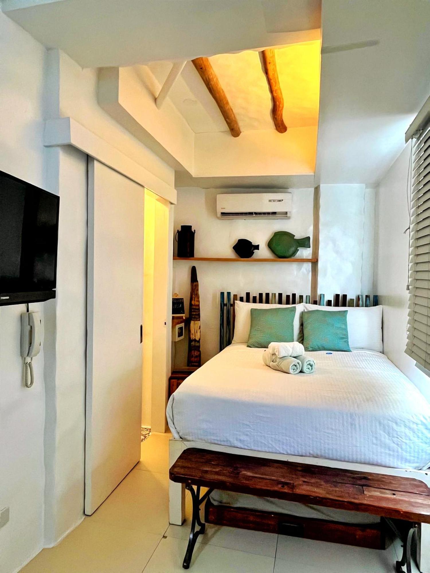 Lugar Bonito Hotel Balabag  Екстер'єр фото