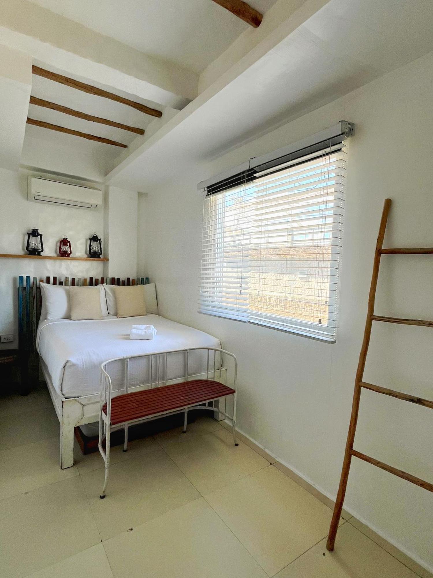Lugar Bonito Hotel Balabag  Екстер'єр фото