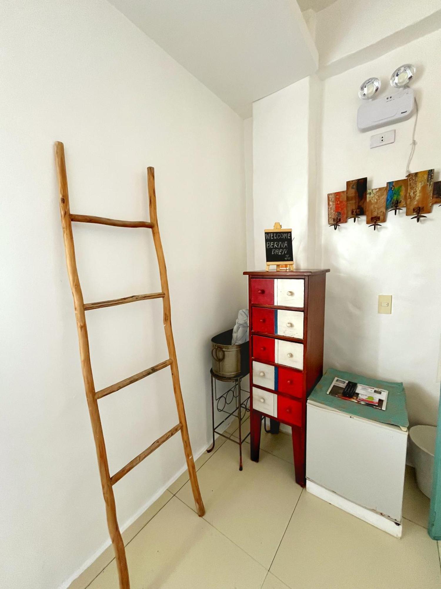 Lugar Bonito Hotel Balabag  Екстер'єр фото