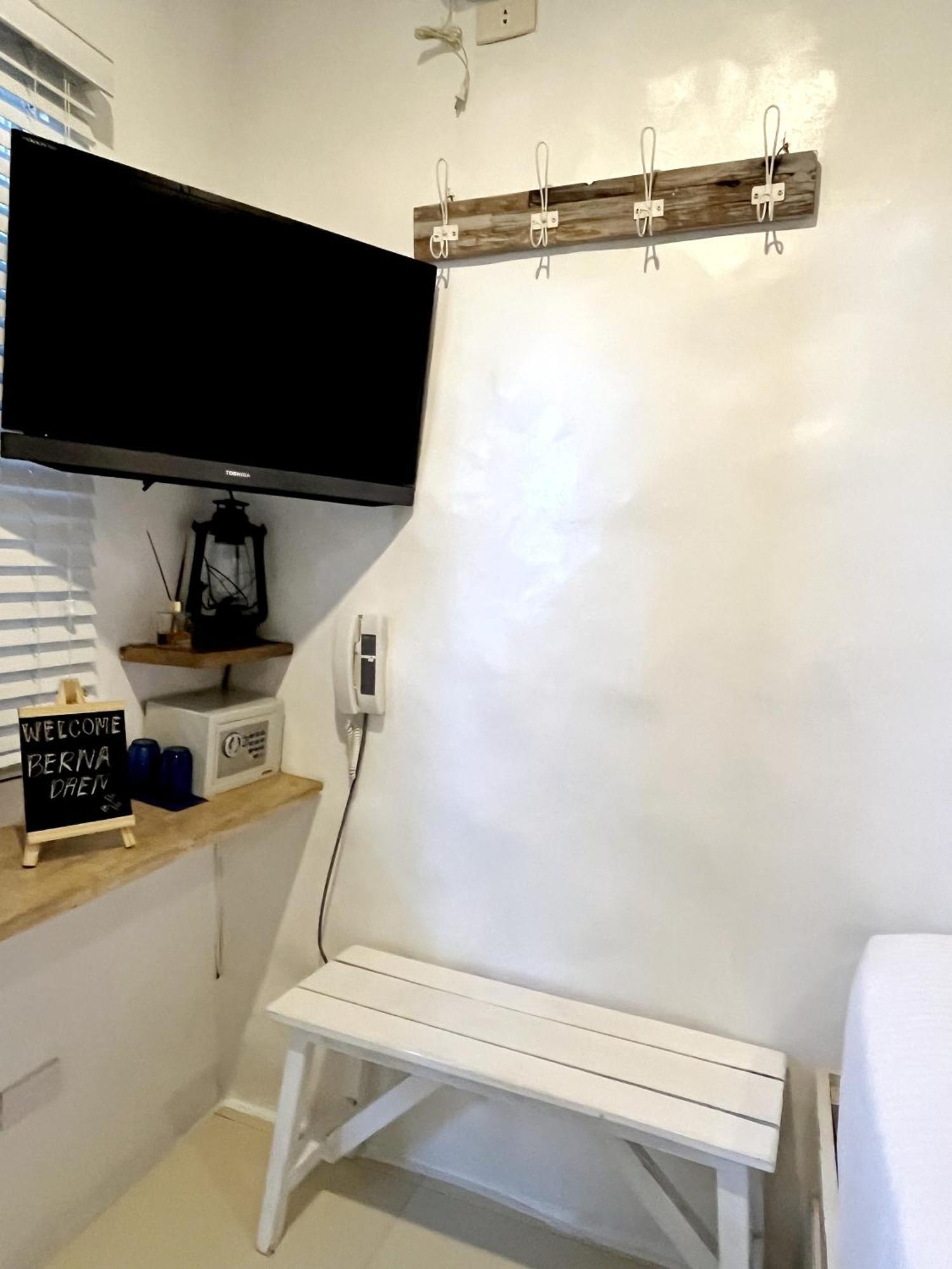 Lugar Bonito Hotel Balabag  Екстер'єр фото