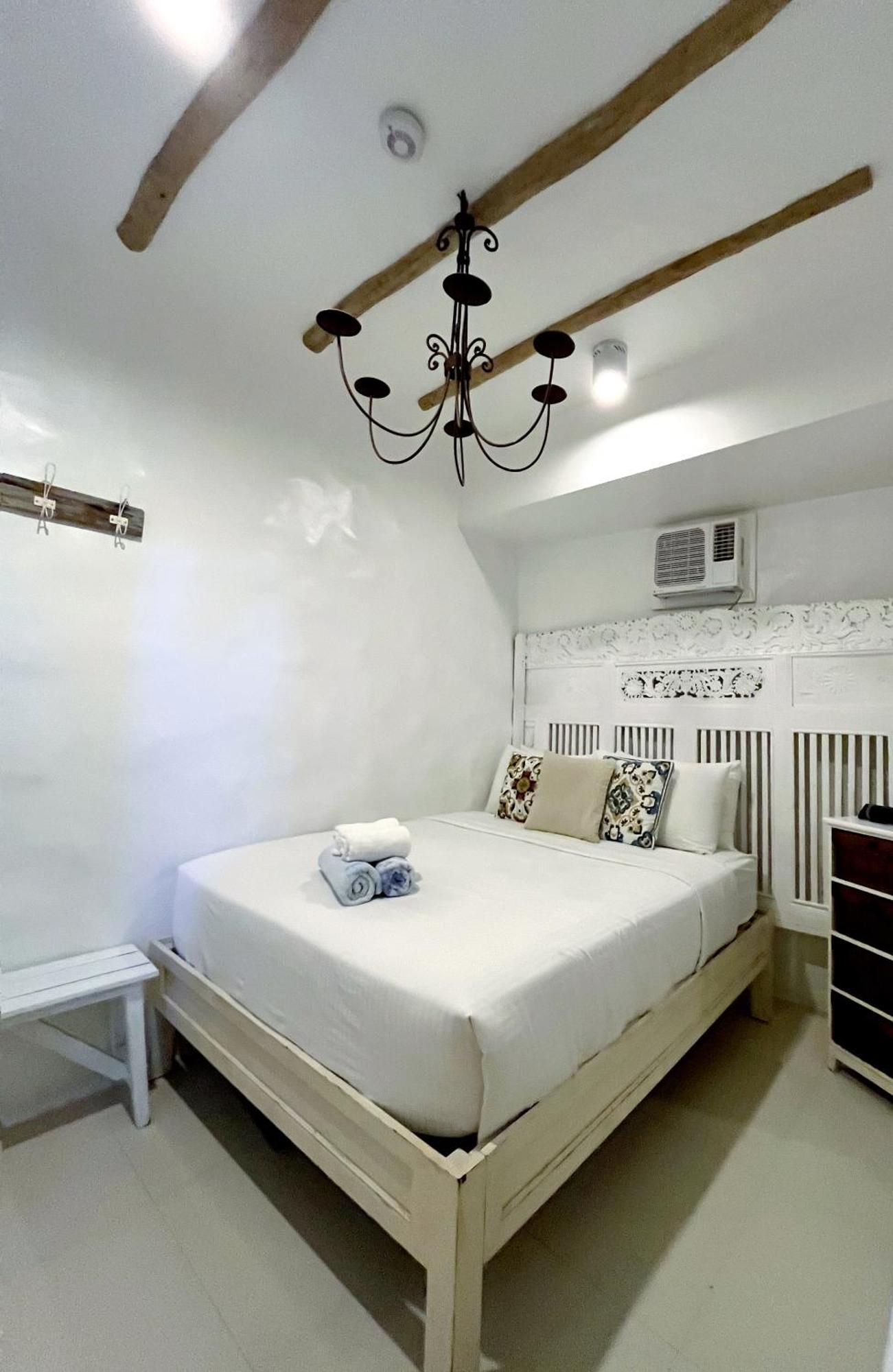 Lugar Bonito Hotel Balabag  Екстер'єр фото