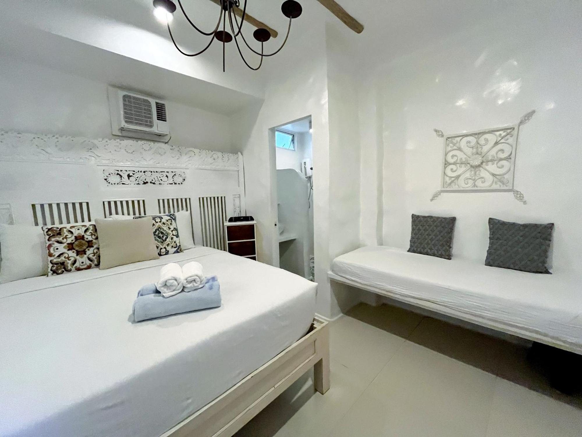 Lugar Bonito Hotel Balabag  Екстер'єр фото