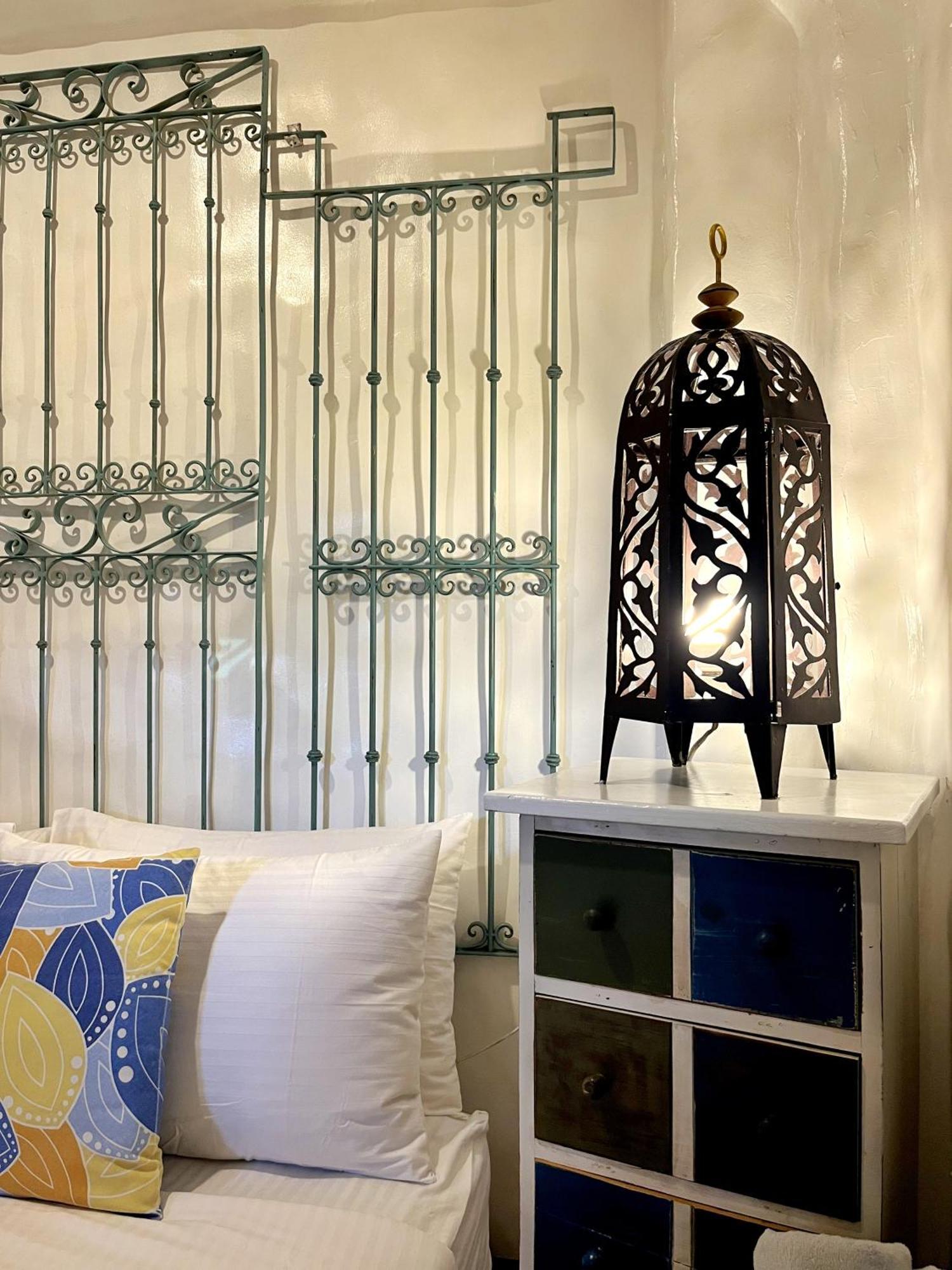 Lugar Bonito Hotel Balabag  Екстер'єр фото