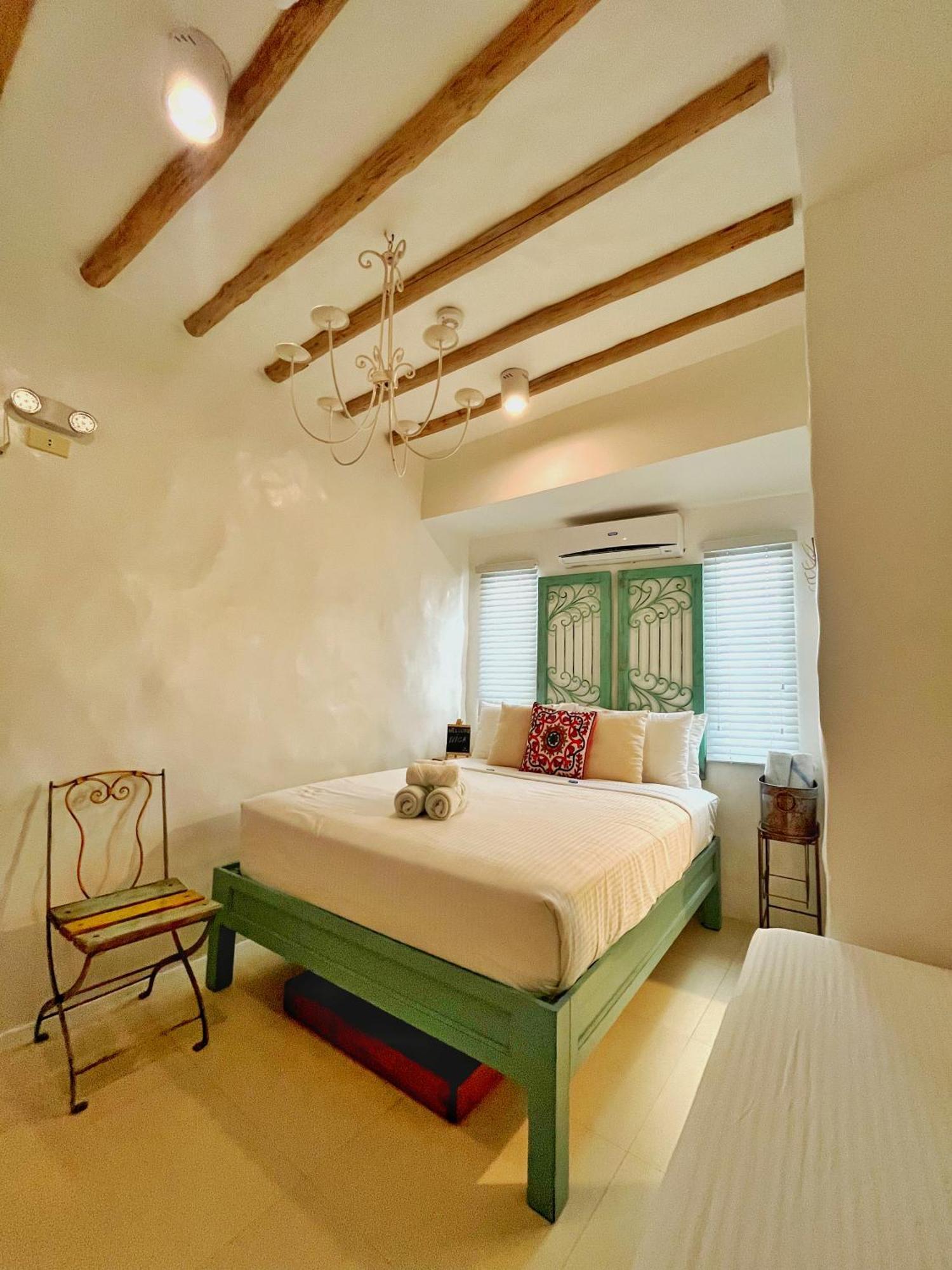 Lugar Bonito Hotel Balabag  Екстер'єр фото