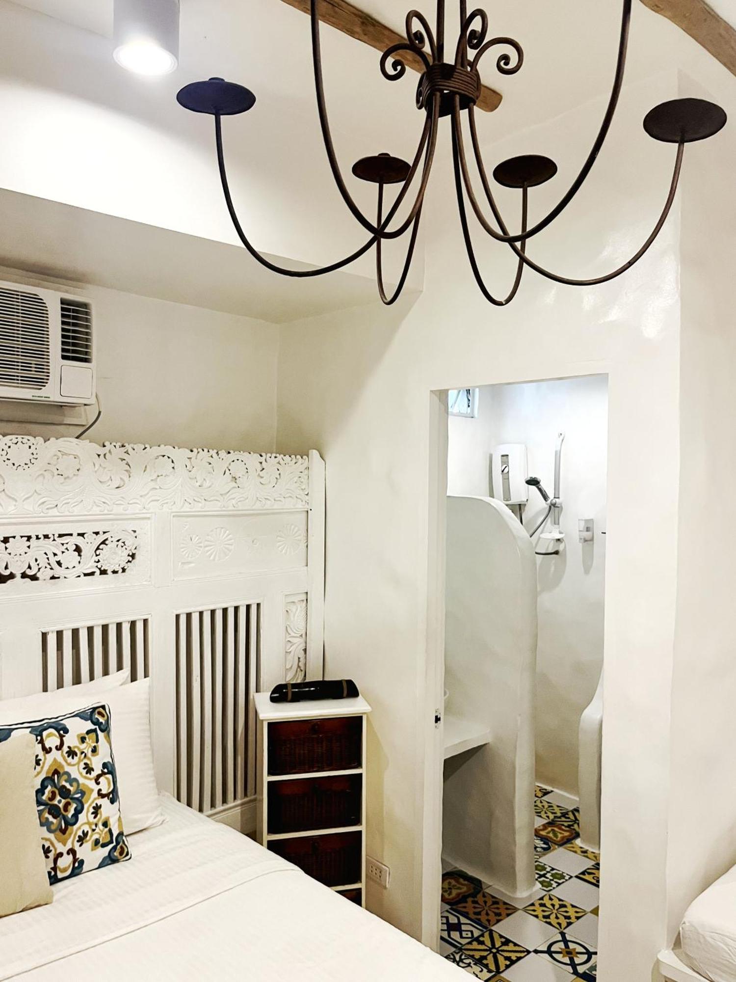 Lugar Bonito Hotel Balabag  Екстер'єр фото