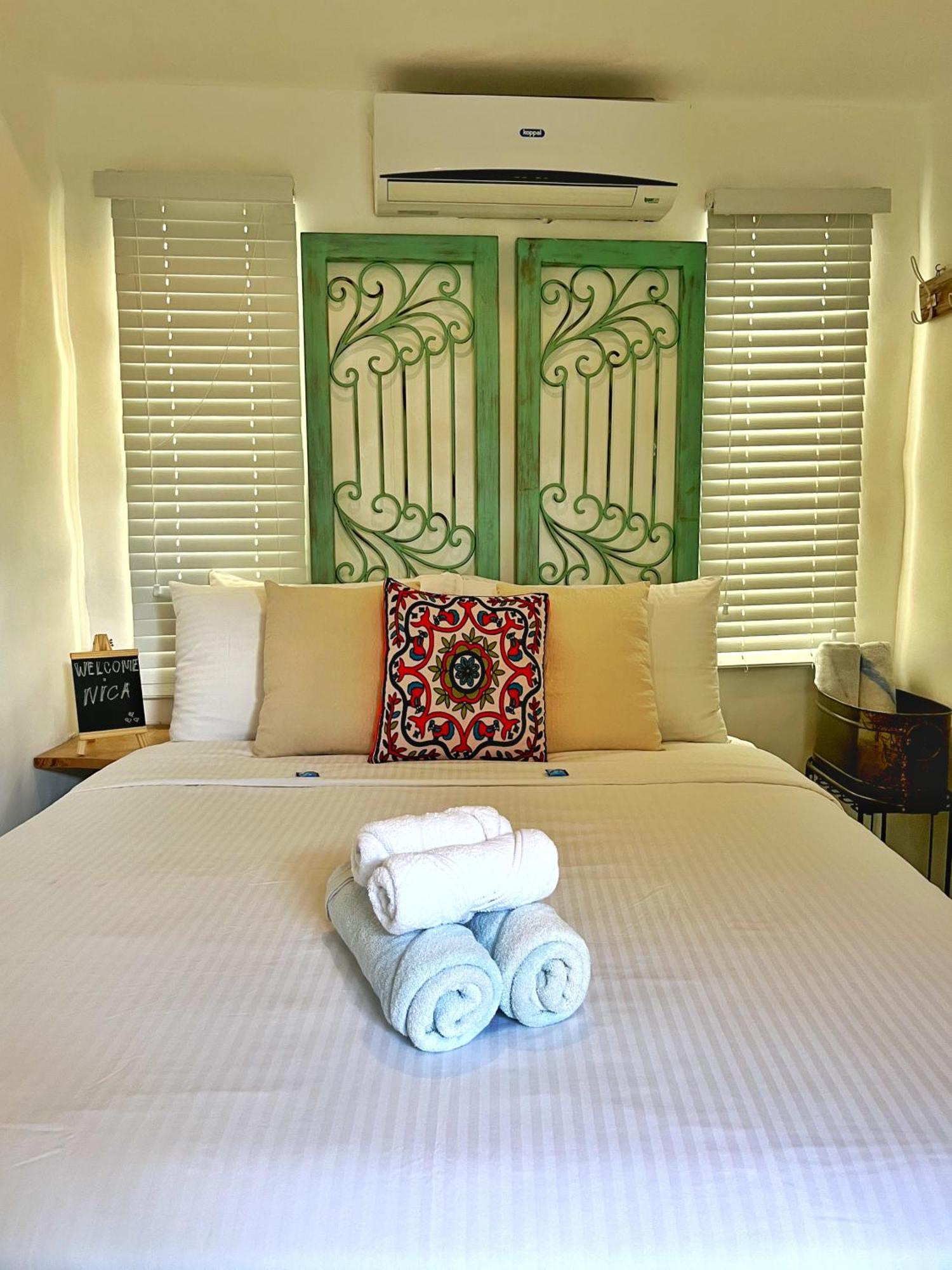 Lugar Bonito Hotel Balabag  Екстер'єр фото