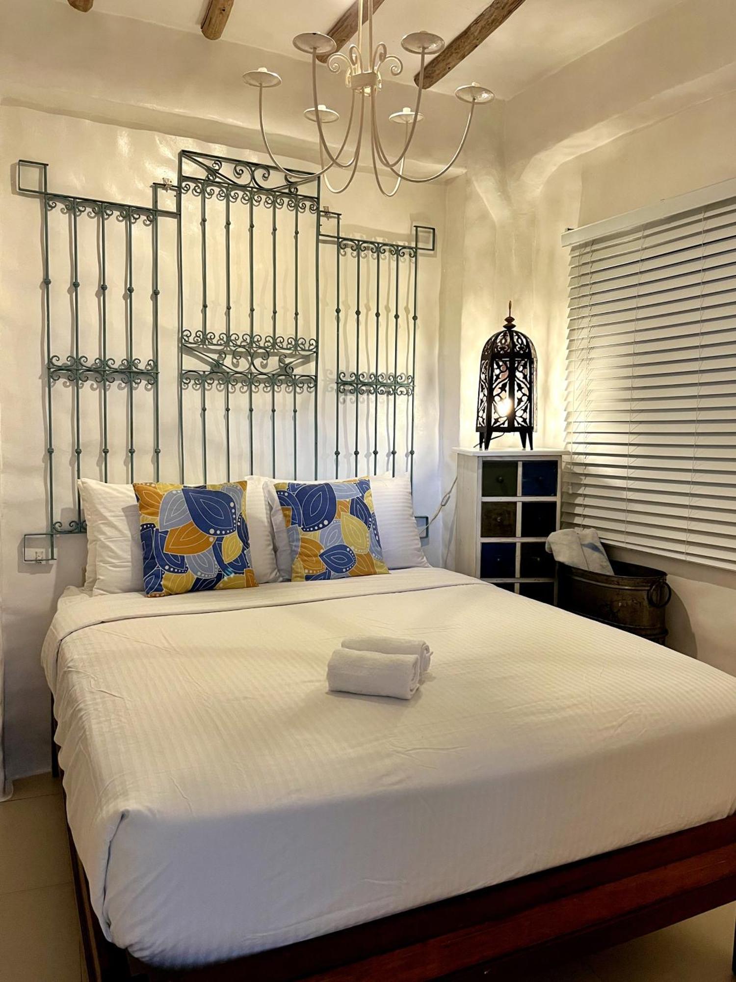 Lugar Bonito Hotel Balabag  Екстер'єр фото