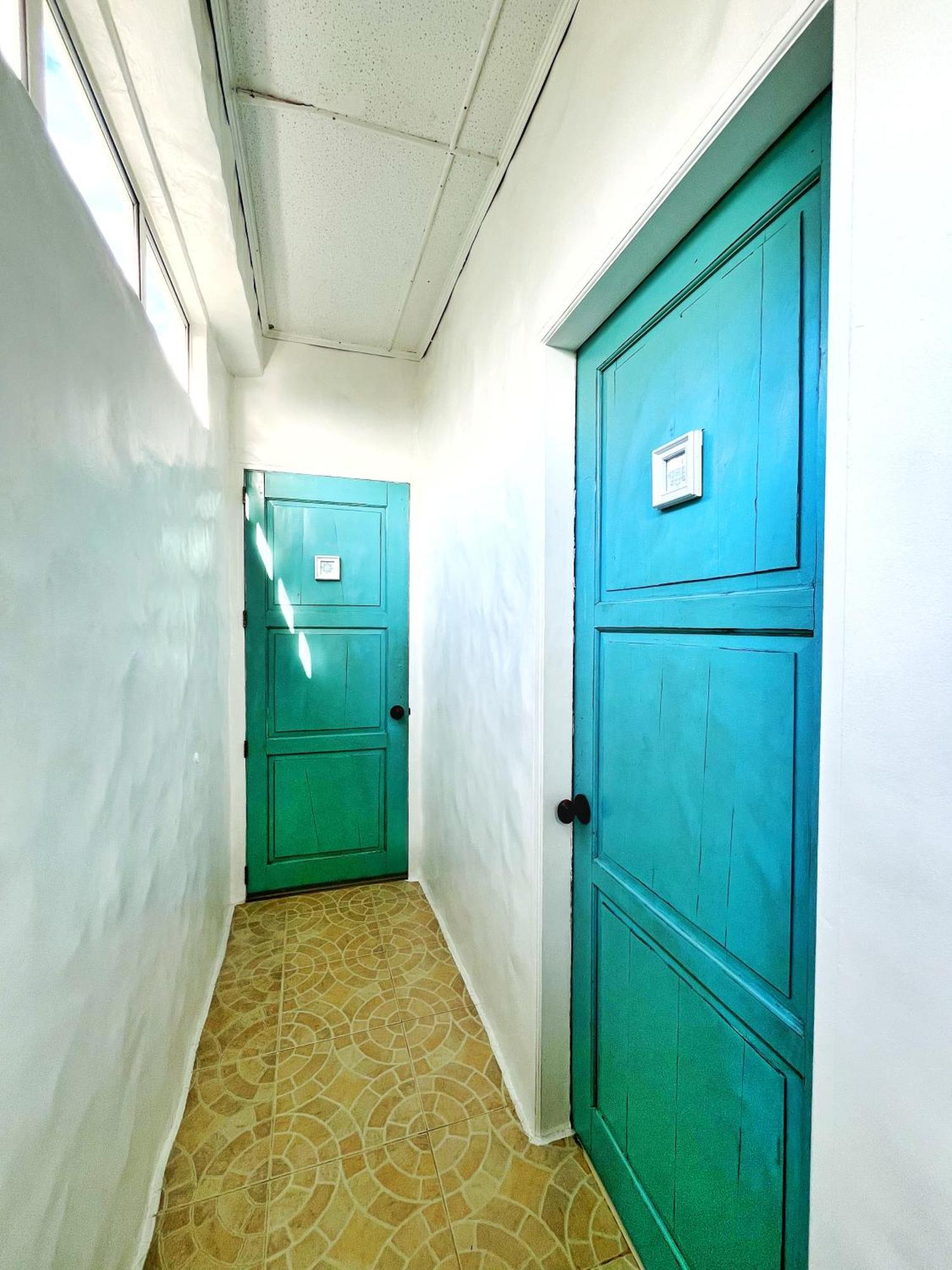Lugar Bonito Hotel Balabag  Екстер'єр фото